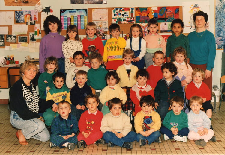 Photo de classe 19881989 Petite section de maternelle de 1988, ECOLE NOTRE DAME DU BON
