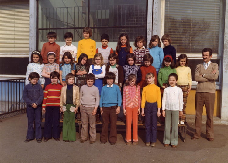 photo-de-classe-ecole-primaire-de-rosselange-ce1-de-1972-ecole-antoine
