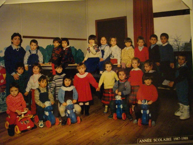 Photo de classe Petite et Moyenne section de Maternelle de 1988, Ecole Sainte Margueritemarie