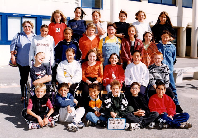 Photo de classe 6eme1 de 1998, Collège Pierre De Coubertin Copains d