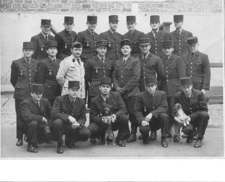 Photo de classe CS grenelle début 1968 de 1968, CIE GRENELLE Copains