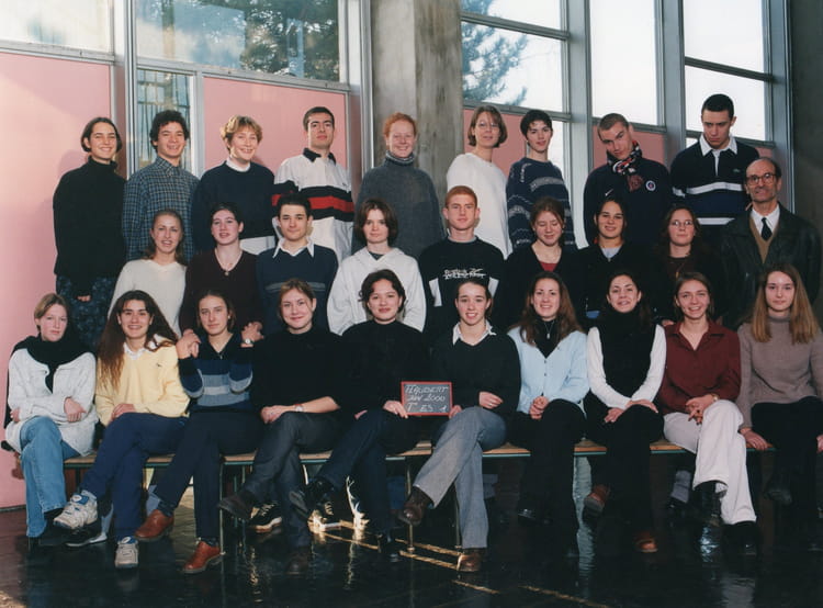 Photo de classe T ES 1 de 1999, Lycée Gustave Flaubert - Copains d'avant