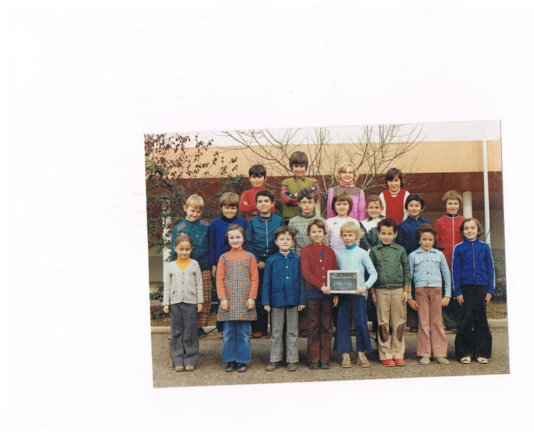 Photo De Classe Ce 2 Contrexeville 1974 75 De 1974 Ecole Louise Michel Copains D Avant