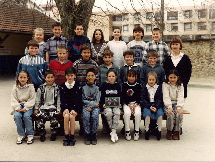Photo de classe CE2 CM1* de 1995, Ecole Le Dauphin (Saint Marcellin