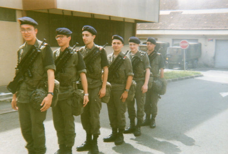 Photo de classe Eleves du 1 er règiment d'artillerie de 1990, 1er Regiment D'artillerie