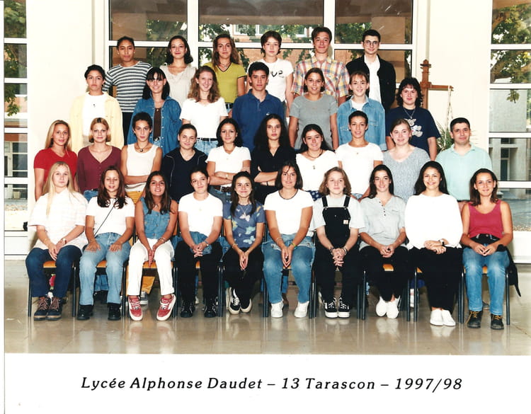 Photo de classe Terminale STT ACA de 1997, Lycée Alphonse Daudet ...