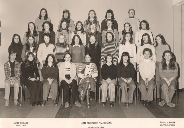 Photo De Classe 1ère Année Bep Sténo Dactylo Correspondancière De 1976 Photo De Classe 1ère Année Bep Sténo Dactylo Correspondancière De 1976