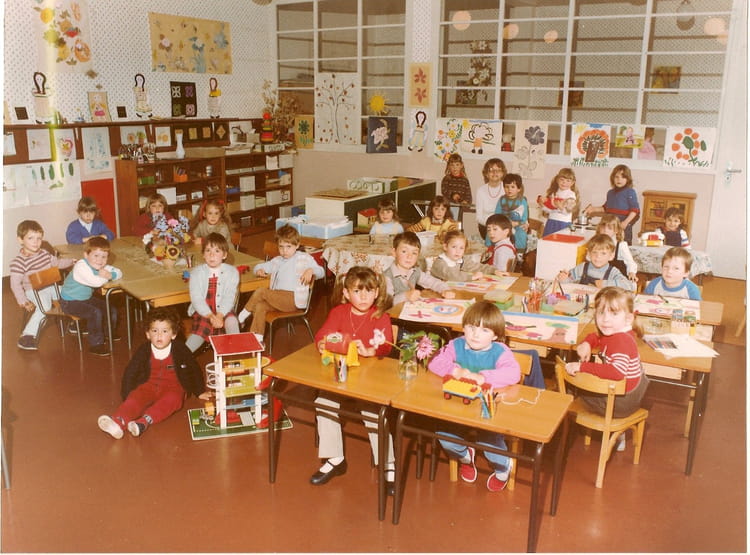 Photo de classe Maternelle de 1984, Ecole Maternelle Les érables ...