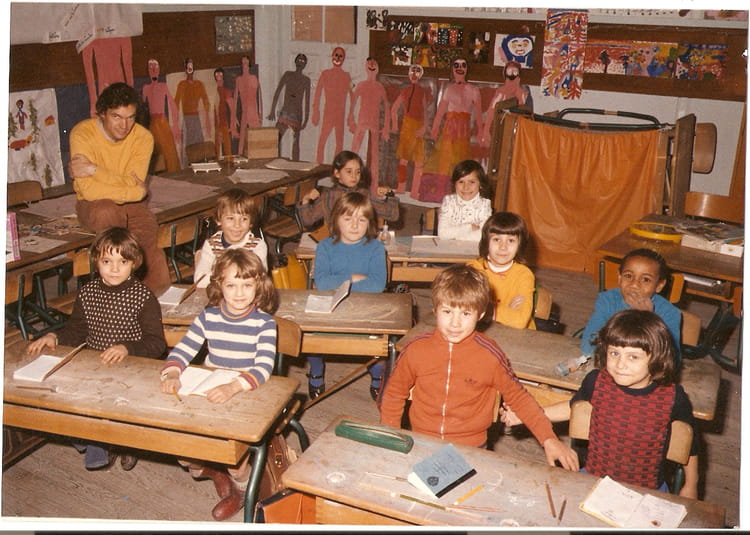 Photo de classe Ecole primaire de 1969, ECOLE PRIMAIRE - Copains d'avant Photo de classe Ecole primaire de 1969, ECOLE PRIMAIRE - Copains d'avant