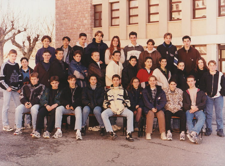 Photo de classe 2° ES de 1996, Lycée Charles Renouvier Copains d'avant