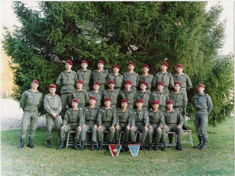 Photo de classe 13ème RDP Dieuze 90/10 de 1990, 13 Régiment De Dragons Parachutistes Copains d