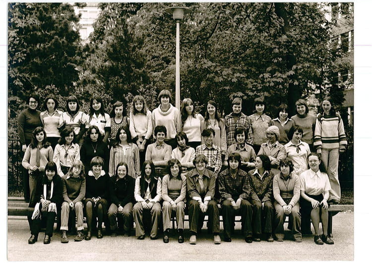 Photo de classe 3 ème 3 de 1977, Lycée Saintegeneviève Copains d'avant