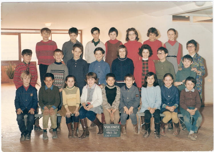Photo de classe CM 1 de 1970, ECOLE PIERRE BROSSOLETTE Copains d'avant Photo de classe CM 1 de 1970, ECOLE PIERRE BROSSOLETTE Copains d'avant