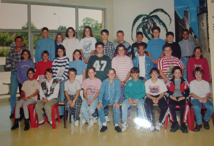 Photo de classe 6ème 4 de 1996, JEAN BERTIN Copains d'avant