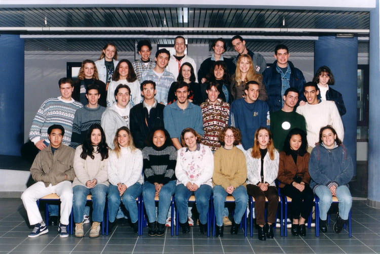 Photo de classe 1er STT de 1995, Lycée Polyvalent René Char - Copains d ...