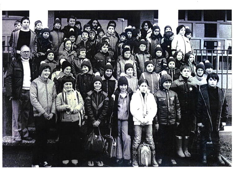 photo-de-classe-ecole-de-la-lib-ration-pont-h-bert-de-1977-ecole-de