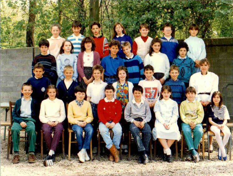 Photo de classe Cm2 de 1988, Ecole Sainte Marie (Melun) Copains d'avant