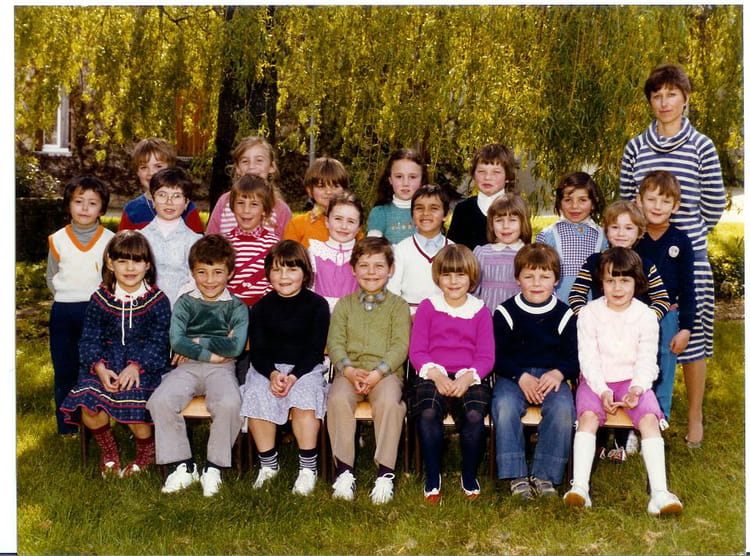 Photo de classe Maternelle + CP de 1983, ECOLE PRIMAIRE - Copains d'avant