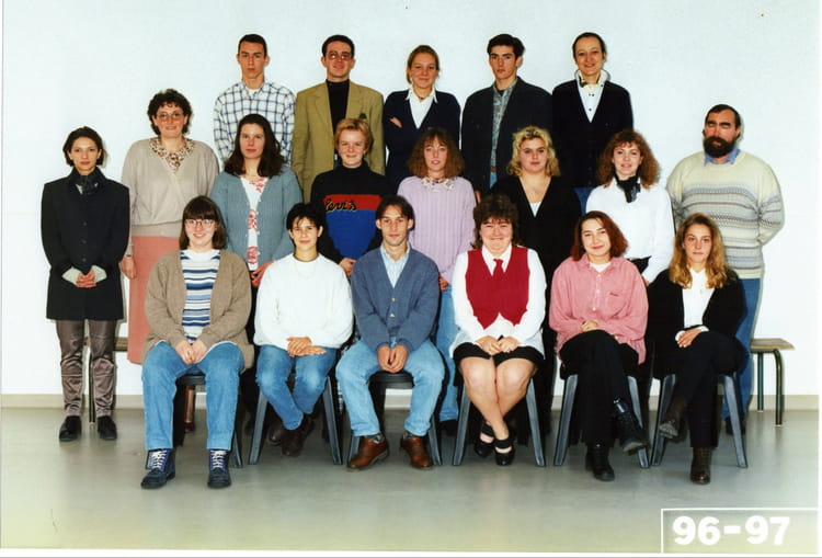 Photo de classe 1 ére année de BTS commerce de 1996, Lycée Saint-pierre ...
