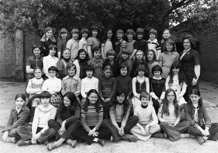Photo de classe CM2 de 1978, Ecole Sainte Famille (Bethune) Copains d
