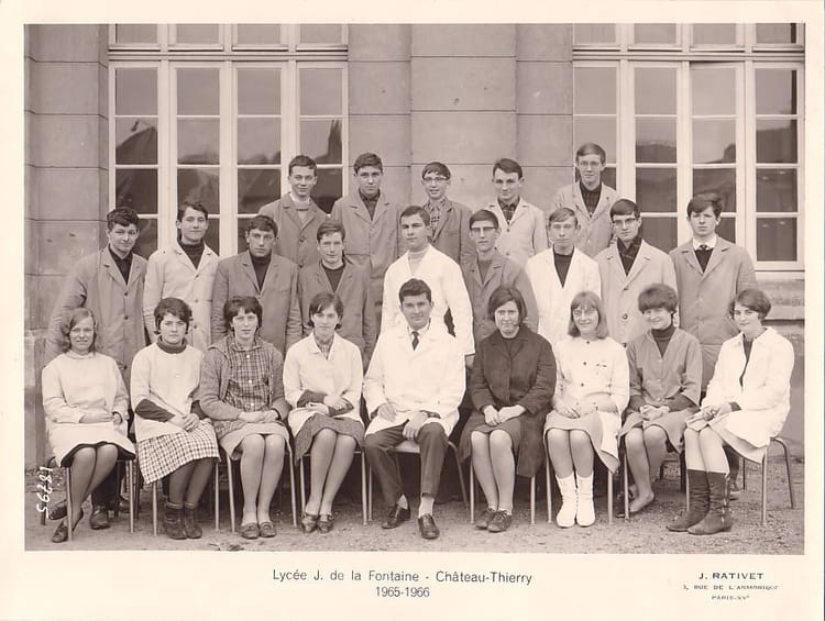 Photo de classe Classe de première de 1966, Lycée Jean De La Fontaine