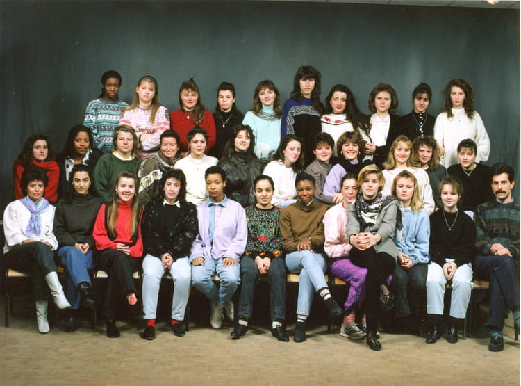 Photo de classe Terminale de 1990, Lycée Gaston Bachelard - Copains d'avant