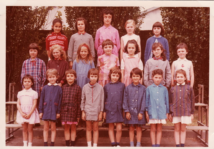 Photo de classe CE 65/66 de 1965, ECOLE GUSTAVE ROCH - Copains d'avant
