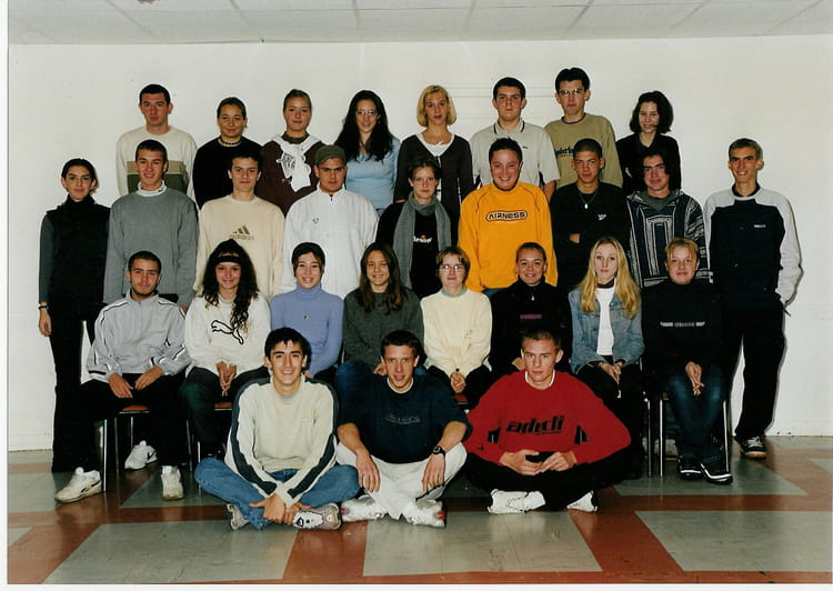Photo de classe TES de 2002, Lycée Michel Anguier - Copains d'avant