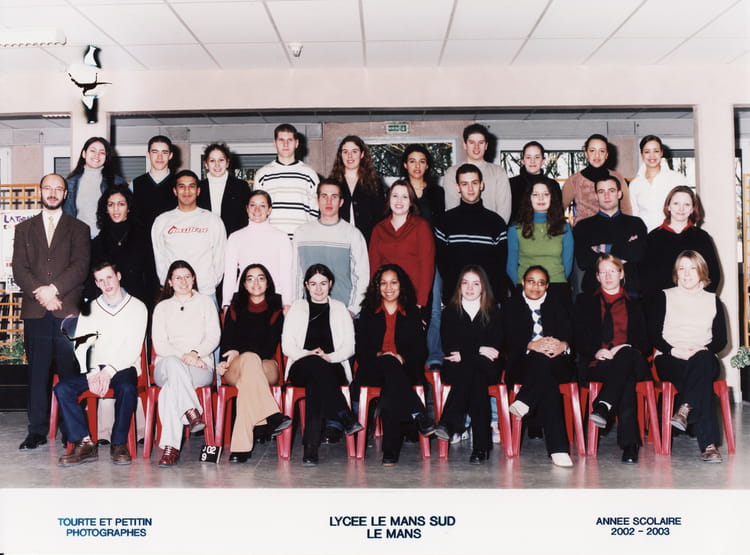 Photo de classe BTS FORCE DE VENTE première année de 2002, BTS FORCE DE ...