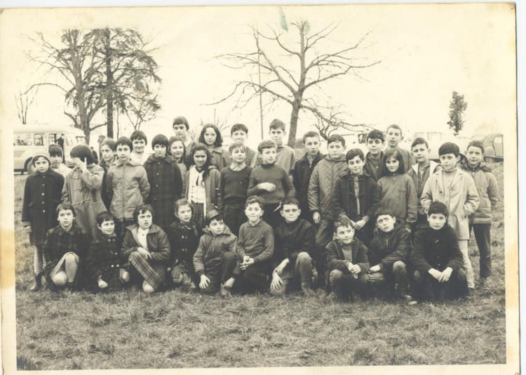 Photo de classe Cm1 de 1965, Ecole (Saint Sixte) Copains d'avant