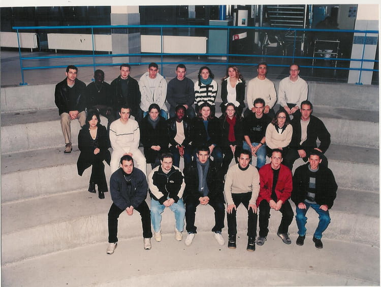 Photo de classe BTS EEC 20012003 de 2000, Lycée La Martinière Monplaisir Copains d'avant
