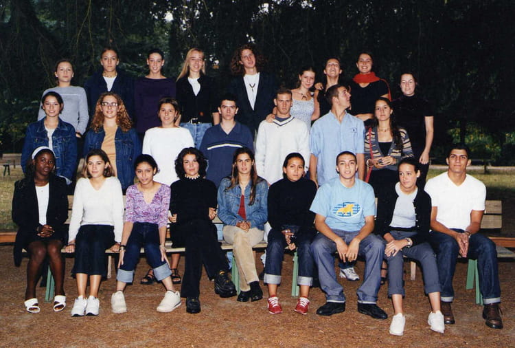 Photo de classe Terminale ES 2 de 2001, Lycée Privé Sainte-marie Des ...
