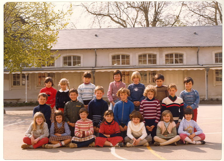 Photo de classe CE2 1981-1982 de 1981, ECOLE PRIMAIRE MIXTE - Copains d ...