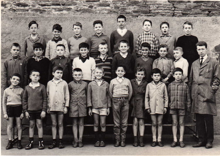 Photo de classe CM 2 de 1963, ECOLE GUSTAVE ROCH - Copains d'avant