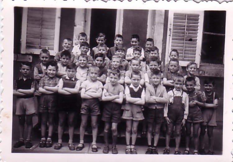 Photo de classe Ecole Ste Famille Toul de 1955, Ecole La Sainte