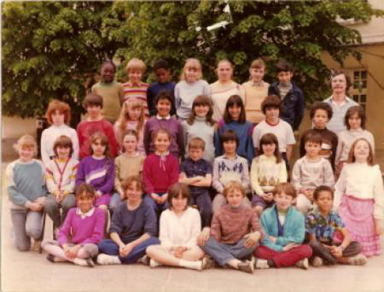 Photo de classe CM2 de 1983, ECOLE SAINTE MARIE - Copains d'avant