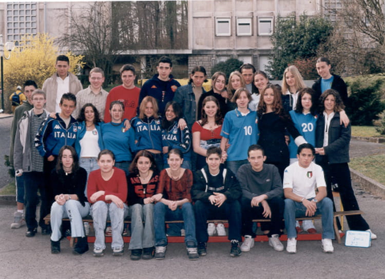Photo de classe 2de 2 de 2003, Lycée Jean Moulin - Copains d'avant