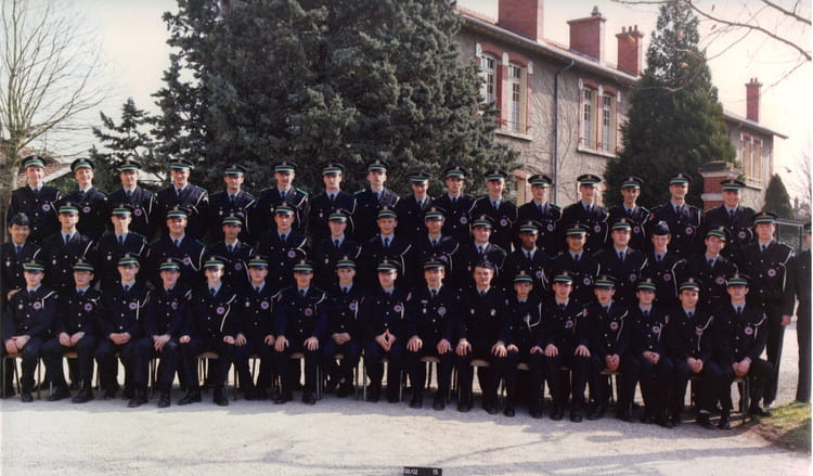 Photo De Classe Contingent 93 02 Section 15 De 1993 Ecole De Police Photo De Classe Contingent 93 02 Section 15 De 1993 Ecole De Police