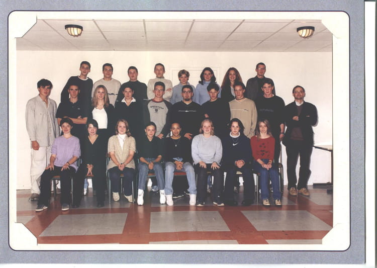 Photo de classe TS2 de 2001, Lycée Michel Anguier - Copains d'avant