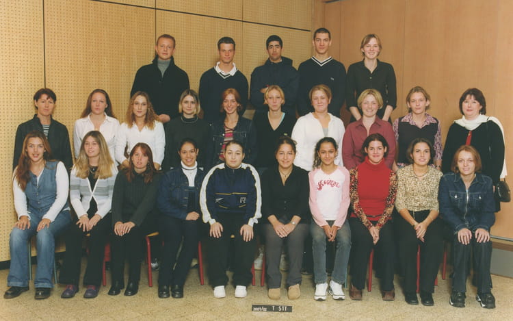 Photo de classe Term STT 2001-02 de 2001, Lycée Notre-dame - Copains d ...