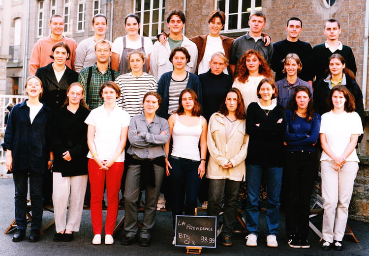 Photo de classe BTS CI 2 98-99 de 1998, Lycée Professionnel La ...
