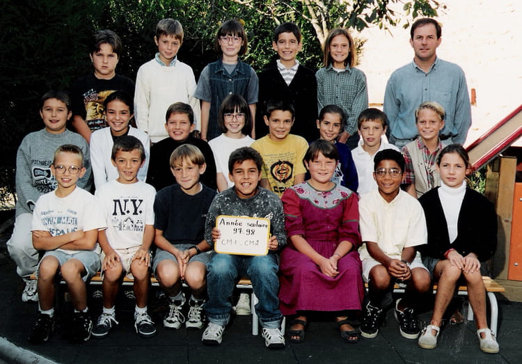 Photo de classe CM1 de 1997, Ecole Primaire (Champagnac De Belair) Copains d'avant