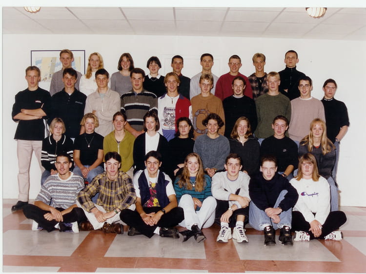 Photo de classe TS 2 de 1998, Lycée Michel Anguier - Copains d'avant