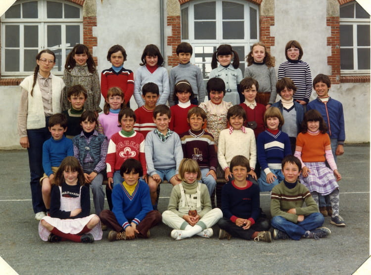 Photo de classe CM1 de 1980, Ecole Sainte Marie - Copains d'avant