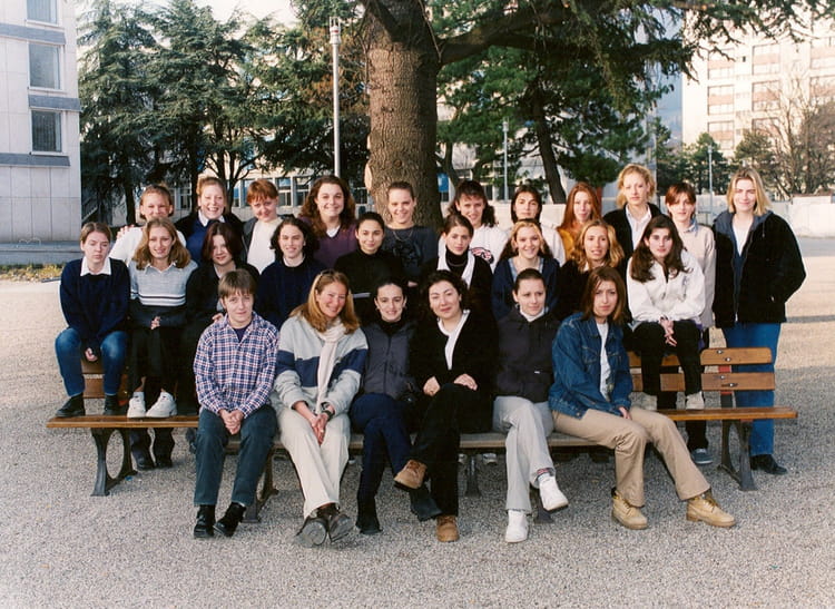 Photo de classe Terminale SMS de 2000, Lycée Louise Michel - Copains d ...