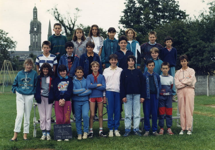 Photo De Classe 5 Eme De 1988 College Louis Hemon Copains D Avant