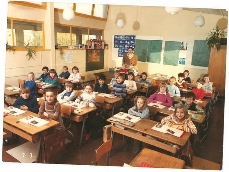 Photo de classe Ce1 de 1983, Ecole Saint Matthieu (Guenange) - Copains ...