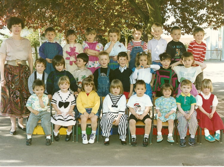 Photo de classe Petits (1) de 1989, ECOLE LOUISE MICHEL - Copains d'avant