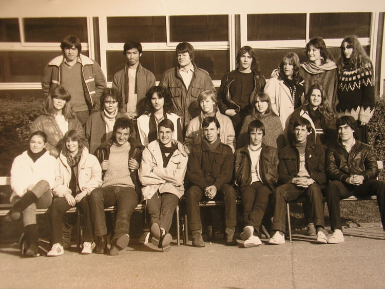 Photo de classe 1ère de 1983, Lycée Eugene Delacroix Copains d'avant