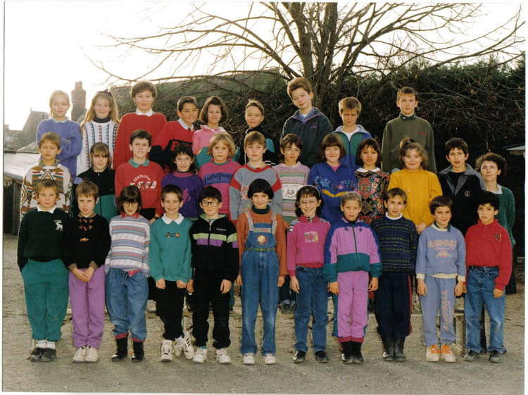 Photo de classe CM1 92-93 de 1992, Ecole Paul Aguile (Brain Sur L
